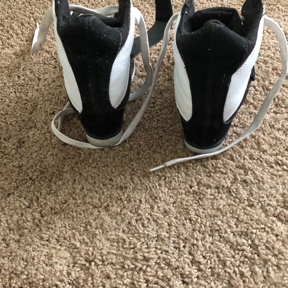 Shoes - Picture 2 of 7